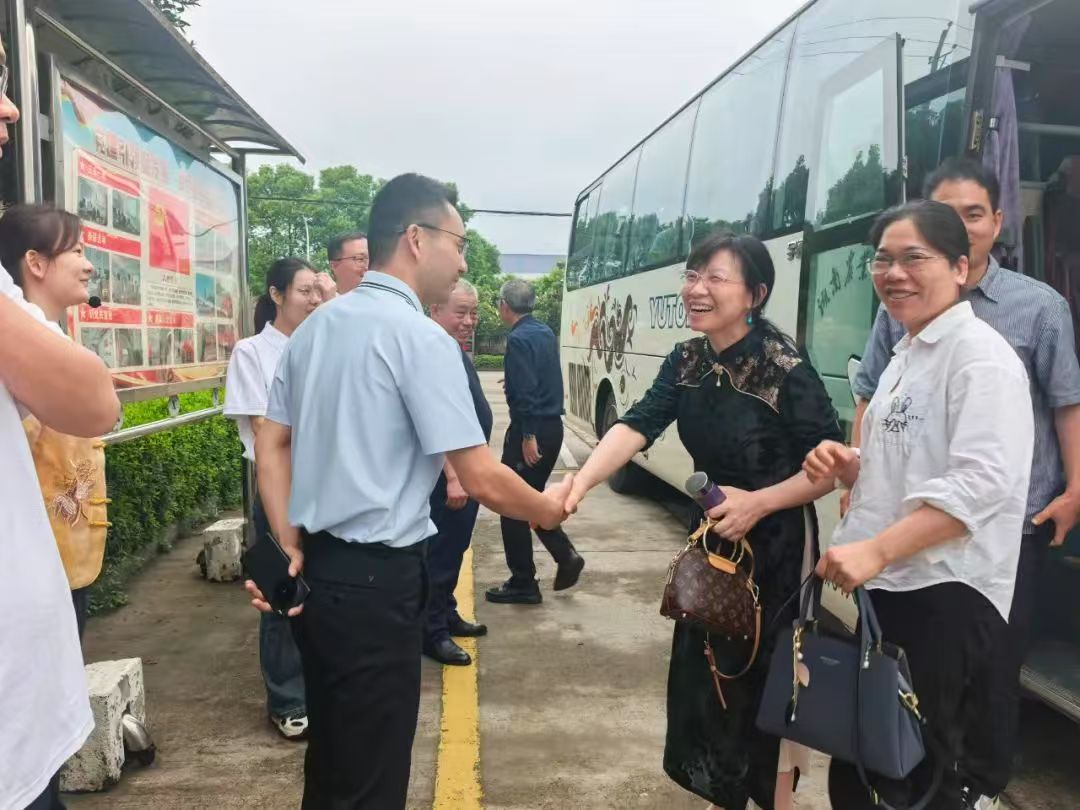 湘益茶香續(xù)薪火，校企共繪茯茶新篇——湖南農大師生走進益陽茶廠開展實踐研學